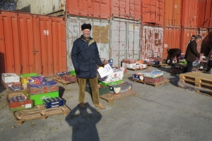18.12.2013 г. Контейнер с помощи от хранителни продукти и медицински 		материали за Домове и кухни за стари хора във Варна.
