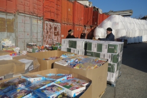 18.12.2013 г. Контейнер с помощи от хранителни продукти и медицински 		материали за Домове и кухни за стари хора във Варна.