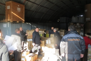 18.12.2013 г. Контейнер с помощи от хранителни продукти и медицински 		материали за Домове и кухни за стари хора във Варна.