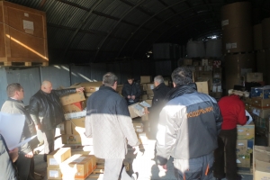 18.12.2013 г. Контейнер с помощи от хранителни продукти и медицински 		материали за Домове и кухни за стари хора във Варна.