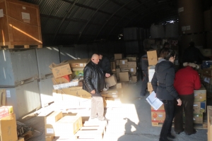 18.12.2013 г. Контейнер с помощи от хранителни продукти и медицински 		материали за Домове и кухни за стари хора във Варна.