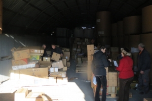 18.12.2013 г. Контейнер с помощи от хранителни продукти и медицински 		материали за Домове и кухни за стари хора във Варна.