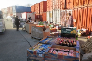 18.12.2013 г. Контейнер с помощи от хранителни продукти и медицински 		материали за Домове и кухни за стари хора във Варна.