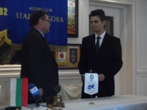 24.11.2014-Връчване на голямата награда на  РК Стара Загора от 500 лева на Пламен Маринов Георгиев-ученик от 12 клас ПГЕ "Джон Атанасов"-Стара Загора