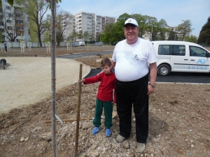25_04_2015 Създаване на Ротарианска гора от Интеракт,Ротаракт и Ротари Стара Загора