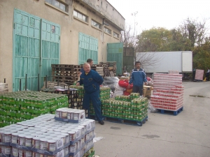 05.2011 г. Разпределение на Контейнер с помощи с храни за Домове за стари хора във Варненска област