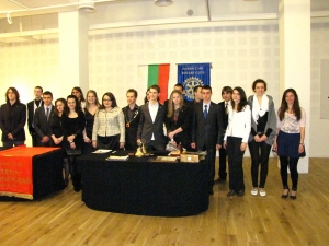 04.2011 г. Чартиране на Ротаракт клуб Варна-Евксиноград