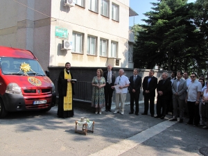 12.06.2012 г. Връчване на Дарение от Микробус по Матчинг Грант Проект 76652 на Дом за деца и младежи с умствени и физически увреждания "Св. Йоан Златоуст" Варна