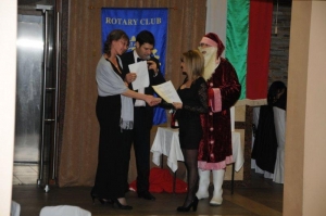Благотворителен коледен бал 2012