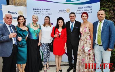 ДГ Виолина Костова и ротарианци