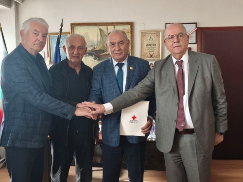 Подписване на споразумение между Дистрикт 2482 и БЧК за кампания КУПИ И ДАРИ