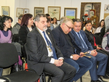 Чартиране на Интеракт Севлиево