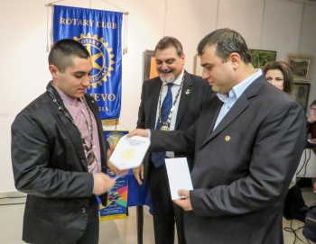 Чартиране на Интеракт Севлиево