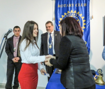 Чартиране на Интеракт Севлиево