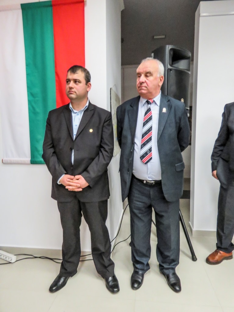 Чартиране на Интеракт Севлиево