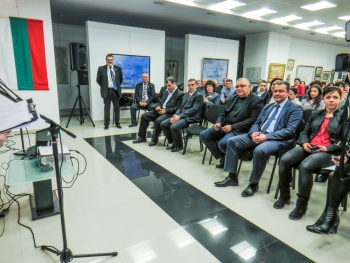 Чартиране на Интеракт Севлиево