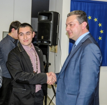 Чартиране на Интеракт Севлиево