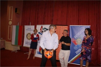 Футболен турнир За купата на Гуверньорa