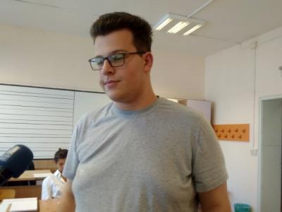 Ученици от 5 ЕГ очакват учебници в благотворителен базар