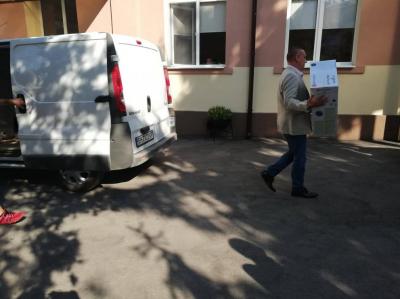 Ротари клуб Плевен Центрум дари пречистватели за въздух на НУ „Христо Ботев”