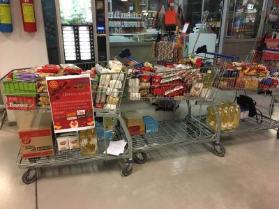 Младежите от Интеракт клуб Благоевград-Център за осма поредна година даряват коледна топлина на хора в нужда