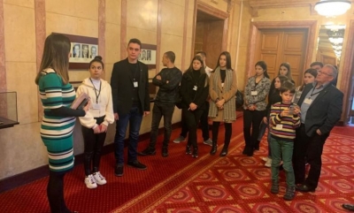 Младежите от Интеракт посетиха парламента