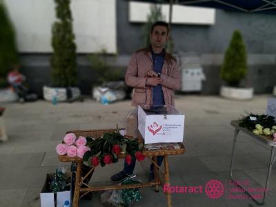 С цвете в ръка срещу репродуктивните проблеми