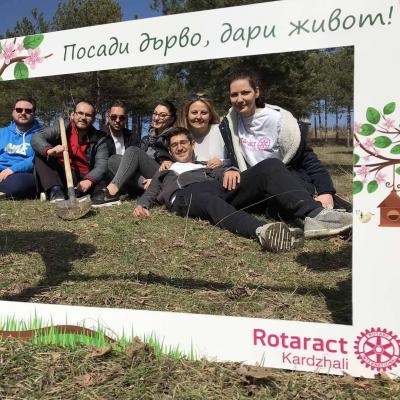 Ротаракт клуб Кърджали: 1 000 нови дръвчета  в парк Простор