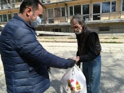 РК Варна-Евксиноград с дарение в помощ на уязвими лица за Великден.