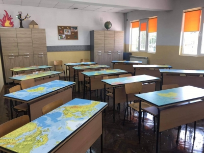 Дарение за учениците от Дупница и Сапарева баня