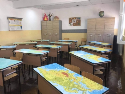 Дарение за учениците от Дупница и Сапарева баня