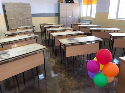 Дарение за учениците от Дупница и Сапарева баня