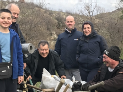 До изворите на славеева река