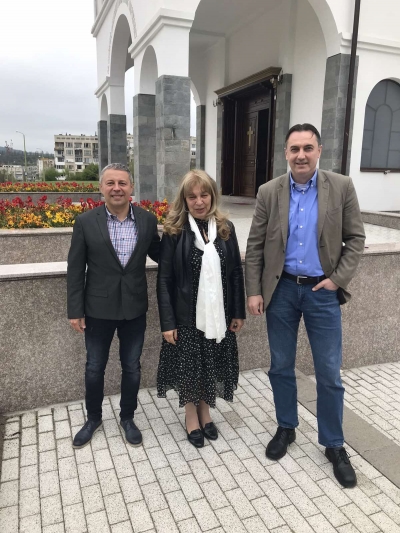 Цветен рай около Храма на Велики Четвъртък