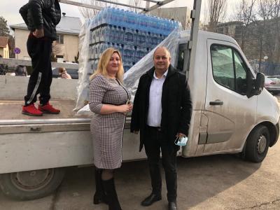 Вода за Ковид отделенията, доставена от РК Самоков