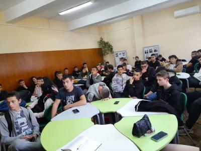 Среща на Президента на РК Враца с ученици от ПТГ „Н. Й. Вапцаров“, гр. Враца