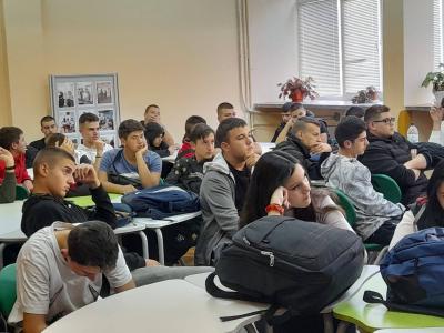 Среща на Президента на РК Враца с ученици от ПТГ „Н. Й. Вапцаров“, гр. Враца