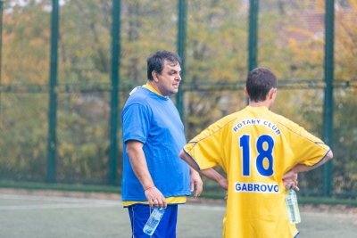 Есенен футболен турнир