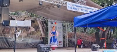 ПЪРВИ НАЦИОНАЛЕН ФОЛКОРЕН ФЕСТИВАЛ “Край извора – с музика, песен и танц”