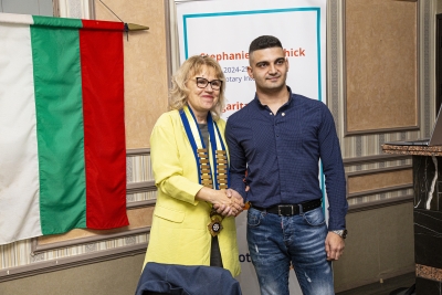 Среща на РК Мездра с ДГ проф. Маргарита Богданова