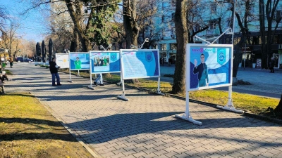 Как всеки да може да се разбира с всеки, разкрива изложбата „Чуй ме с жест“ в Стара Загора