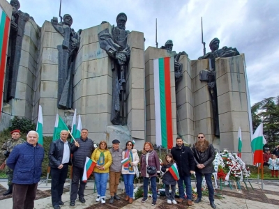Ротари клуб Стара Загора почете националния празник с поднасяне на венец