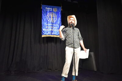 Interact Comedy Night: Смях с кауза и 1000 лв. за Клиниката по детска онкохематология 