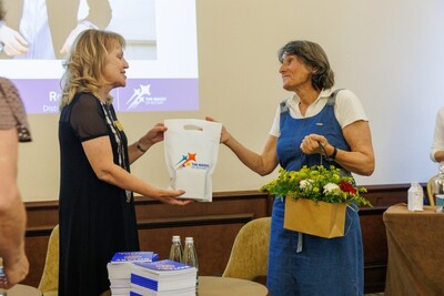 Среща с вдъхновението: Здравка Евтимова на XVIII Дистриктна конференция в Пловдив