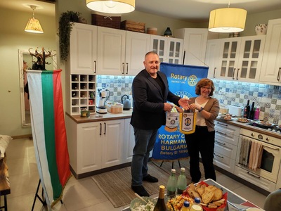 Ротари свързва света: Незабравимият приятелски обмен между Дистрикт 2482 - България и Дистрикт 7040 - Канада и Съединени американски щати (САЩ)