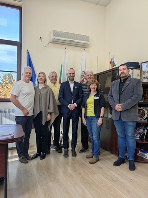 Ротари свързва света: Незабравимият приятелски обмен между Дистрикт 2482 - България и Дистрикт 7040 - Канада и Съединени американски щати (САЩ)