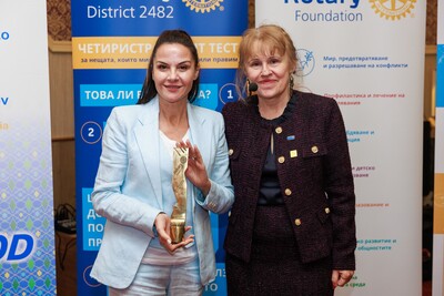 АКТРИСАТА ГЕРГАНА СТОЯНОВА НОСИТЕЛ НА НАЦИОНАЛНАТА НАГРАДА НА РОТАРИ БЪЛГАРИЯ