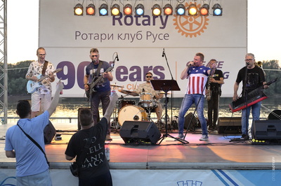 Русенският кей оживя с изкуство и музика за празника на река Дунав