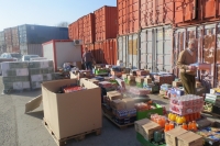РК Варна-Евксиноград и английската фондация "Bulgarian Aid" 		доставиха и дариха  13 тона помощи с хранителни продукти и медицински 		материали за Домове и кухни за стари хора и нуждаещи се в град Варна.