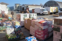 РК Варна-Евксиноград и английската фондация "Bulgarian Aid" 		доставиха и дариха  13 тона помощи с хранителни продукти и медицински 		материали за Домове и кухни за стари хора и нуждаещи се в град Варна.